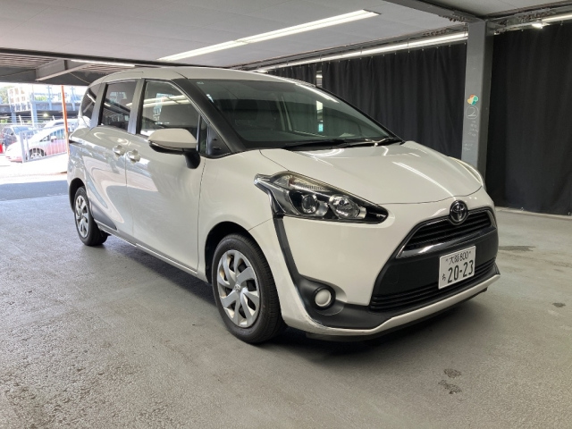TOYOTA SIENTA — фото