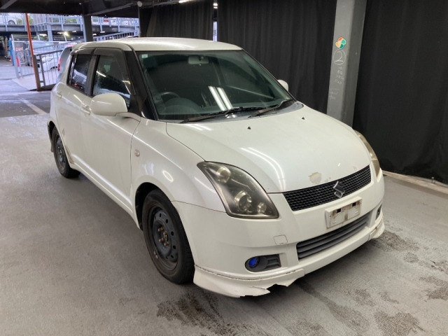 SUZUKI SWIFT — фото