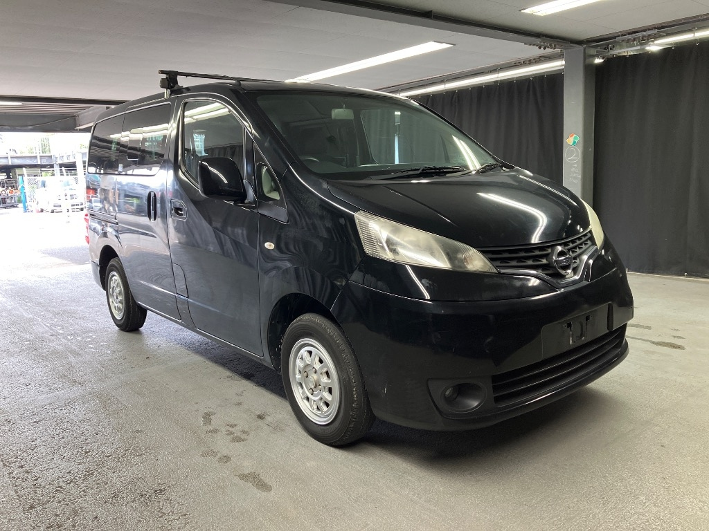 NISSAN NV200 — фото