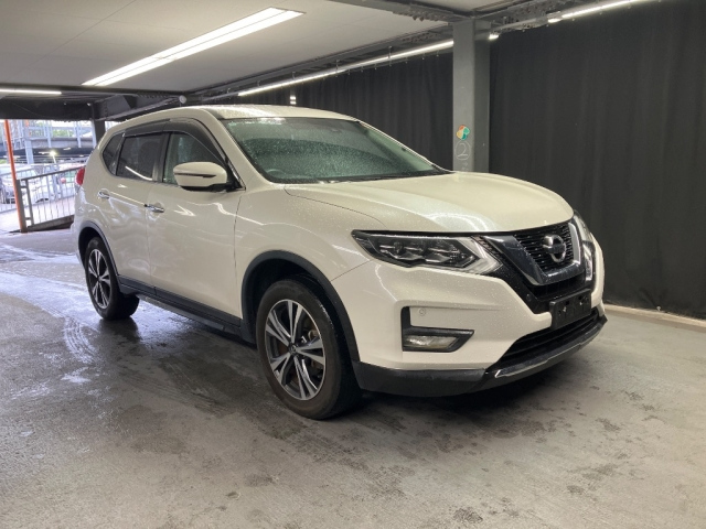 NISSAN X TRAIL — фото