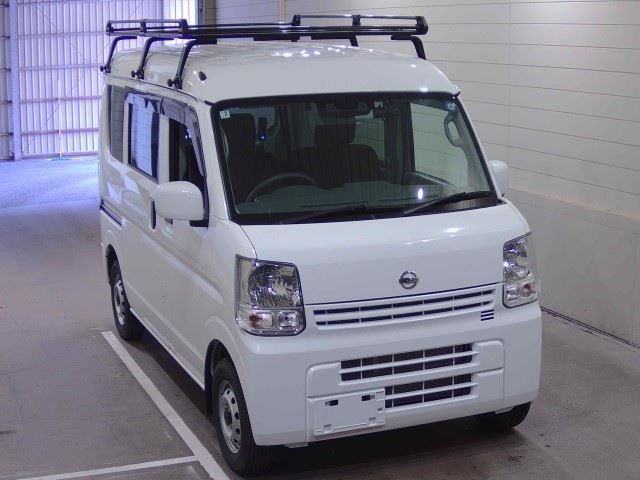NISSAN CLIPPER — фото