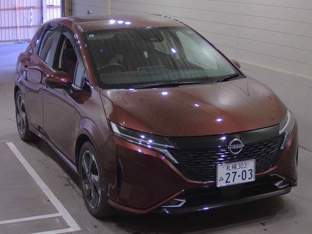 NISSAN AURA — фото