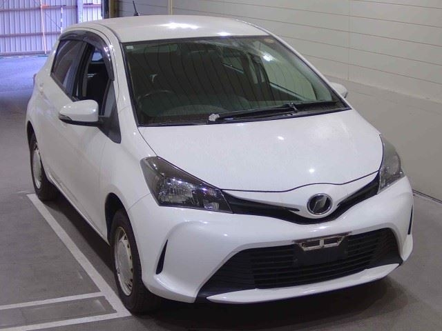 TOYOTA VITZ — фото
