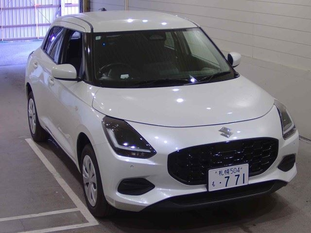 SUZUKI SWIFT — фото