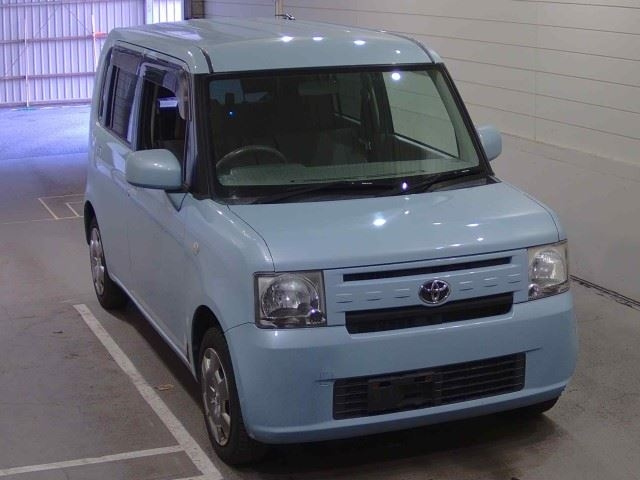 TOYOTA PIXIS SPACE