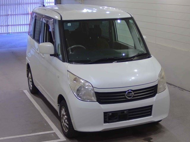 NISSAN ROOX