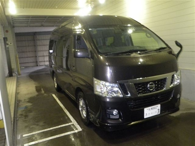 NISSAN CARAVAN — фото