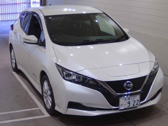 NISSAN LEAF — фото