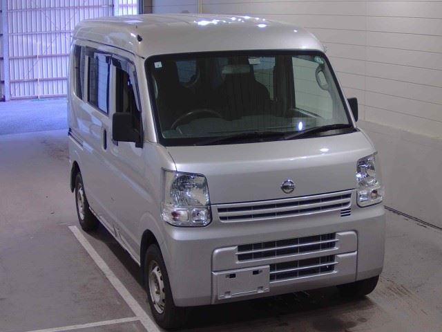NISSAN CLIPPER — фото