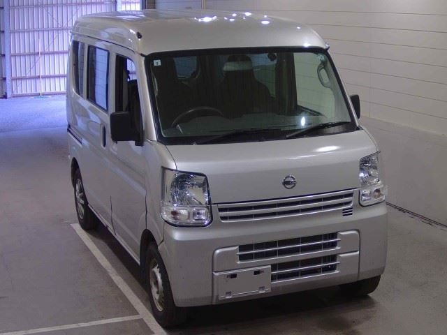 NISSAN CLIPPER — фото