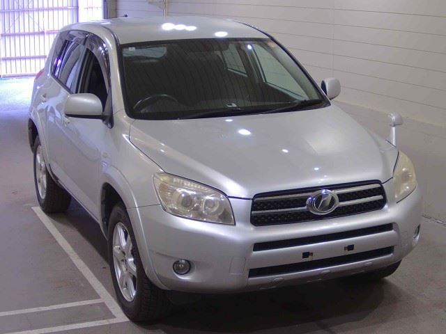TOYOTA RAV4 — фото