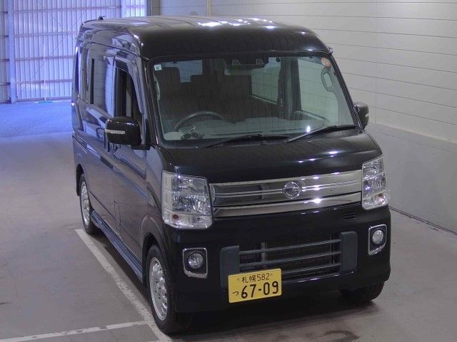 NISSAN CLIPPER — фото