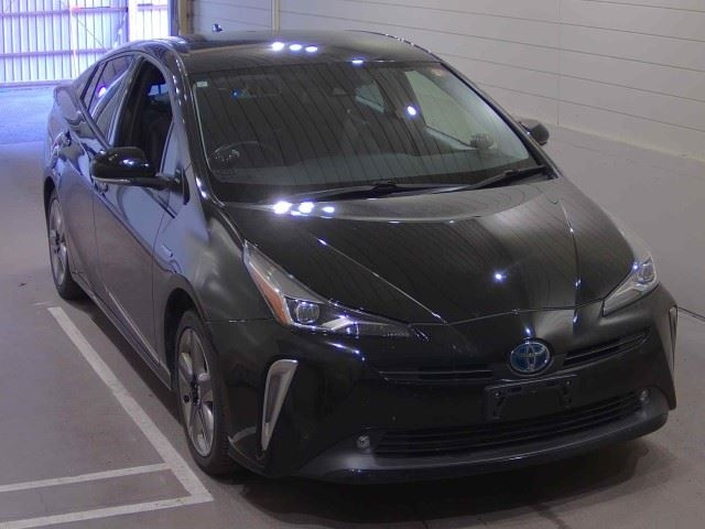 TOYOTA PRIUS — фото