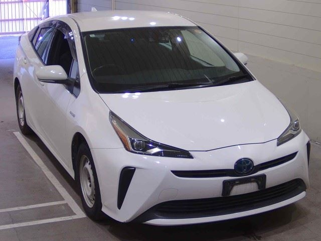 TOYOTA PRIUS — фото