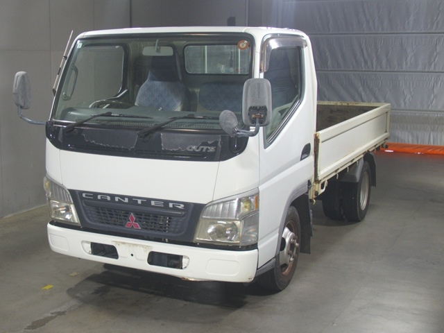 MITSUBISHI CANTER — фото