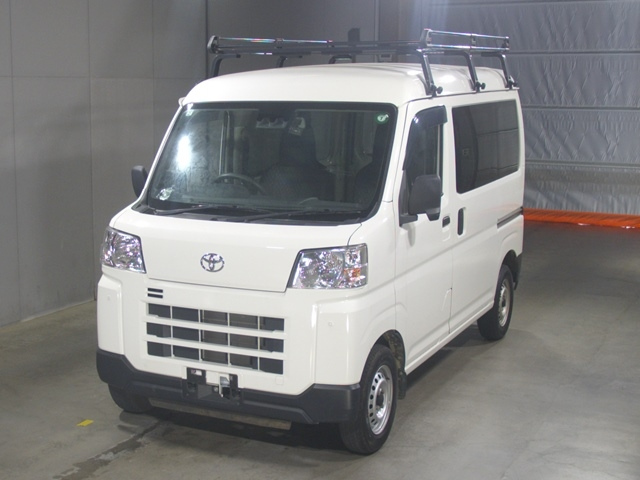 TOYOTA PIXIS — фото