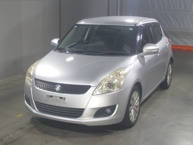 SUZUKI SWIFT — фото