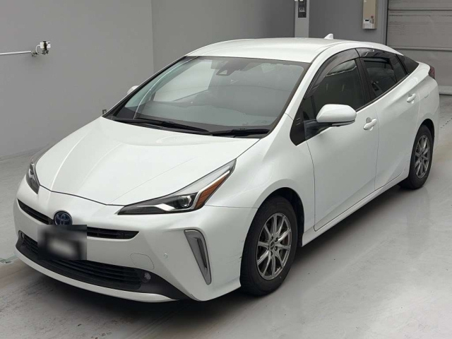 TOYOTA PRIUS — фото