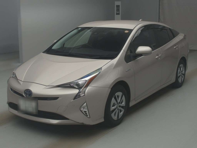 TOYOTA PRIUS — фото