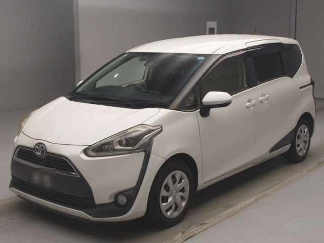 TOYOTA SIENTA — фото