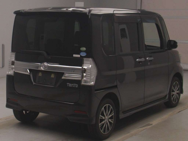 DAIHATSU TANTO — фото