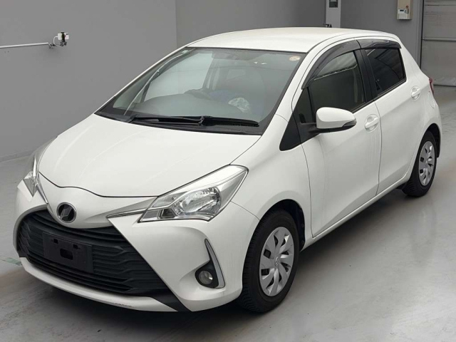 TOYOTA VITZ — фото