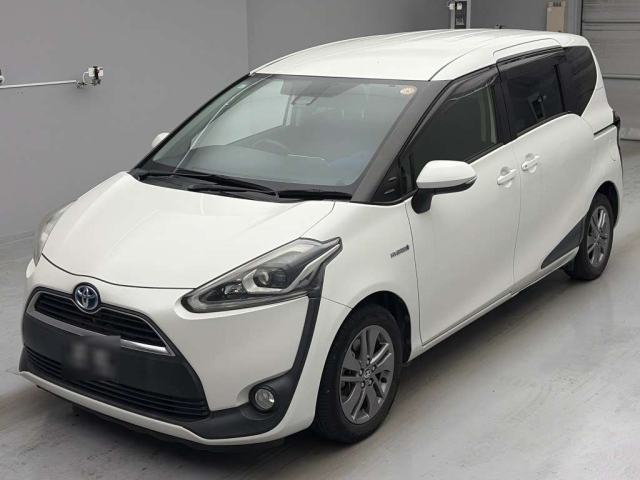 TOYOTA SIENTA — фото