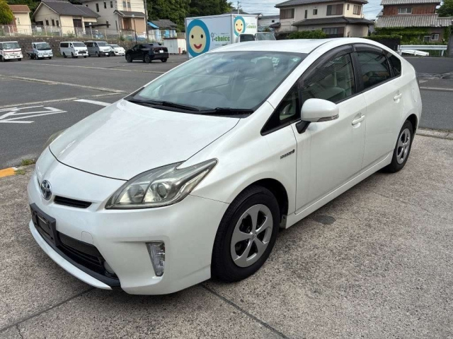 TOYOTA PRIUS — фото