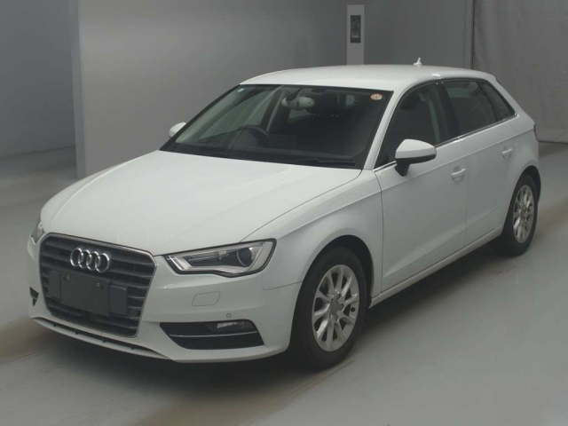 AUDI A3 — фото