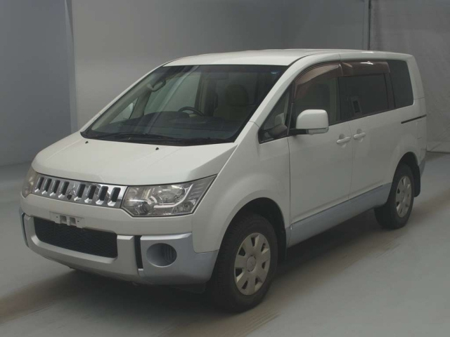 MITSUBISHI DELICA — фото