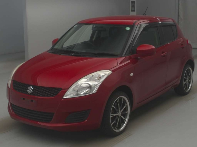 SUZUKI SWIFT — фото