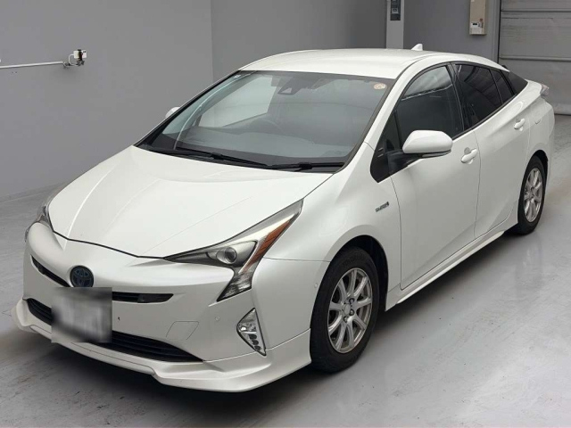 TOYOTA PRIUS — фото