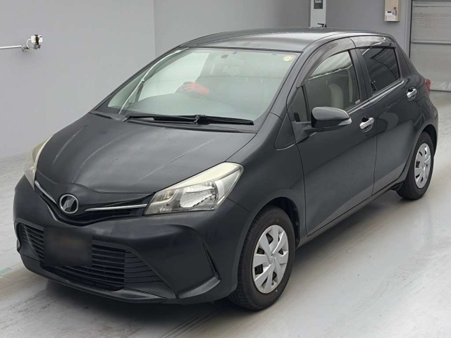 TOYOTA VITZ — фото