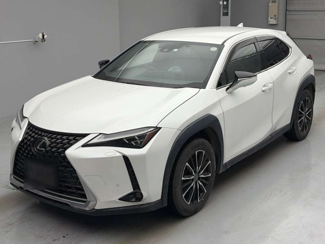 LEXUS UX — фото