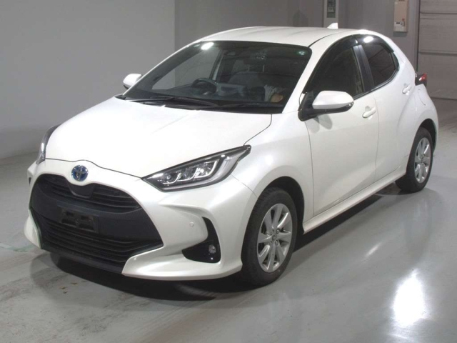 TOYOTA YARIS — фото