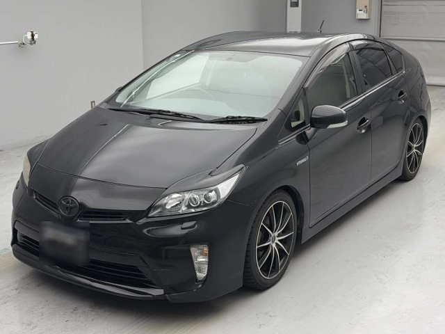 TOYOTA PRIUS — фото