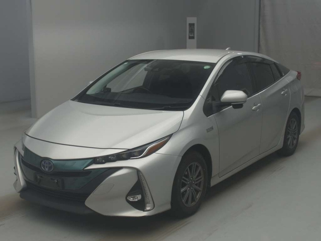 TOYOTA PRIUS — фото