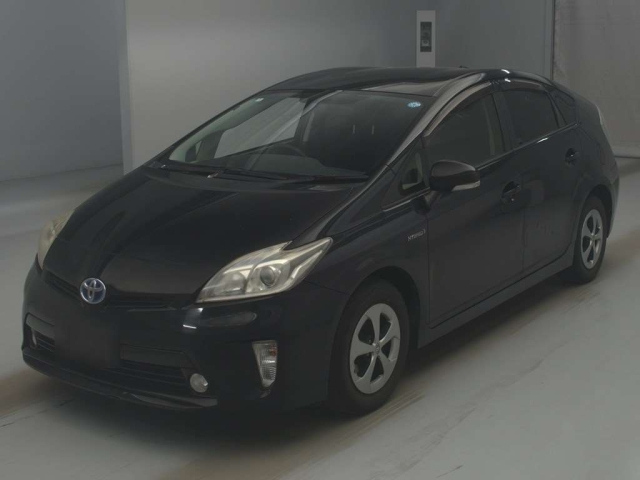 TOYOTA PRIUS — фото