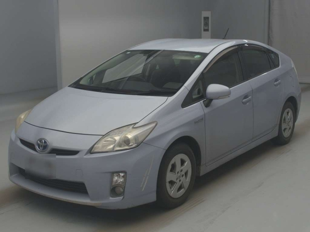 TOYOTA PRIUS — фото