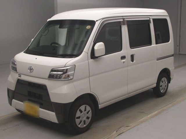 TOYOTA PIXIS — фото