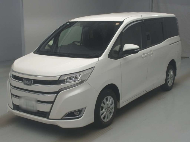 TOYOTA NOAH — фото