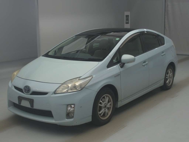 TOYOTA PRIUS — фото