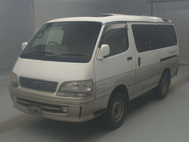 TOYOTA HIACE — фото