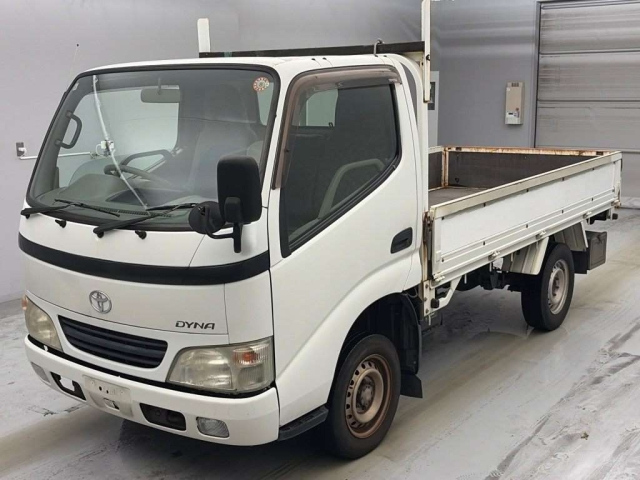 TOYOTA DYNA — фото
