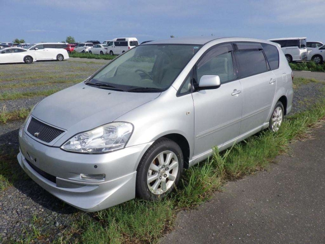 TOYOTA IPSUM — фото