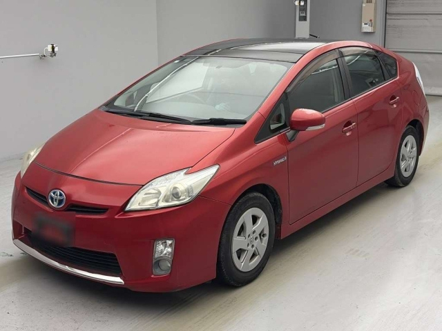 TOYOTA PRIUS — фото