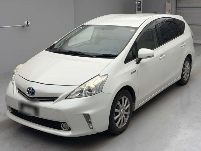 TOYOTA PRIUS — фото