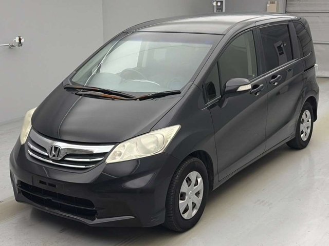 HONDA FREED — фото