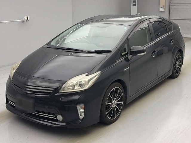 TOYOTA PRIUS — фото