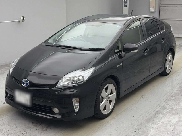 TOYOTA PRIUS — фото